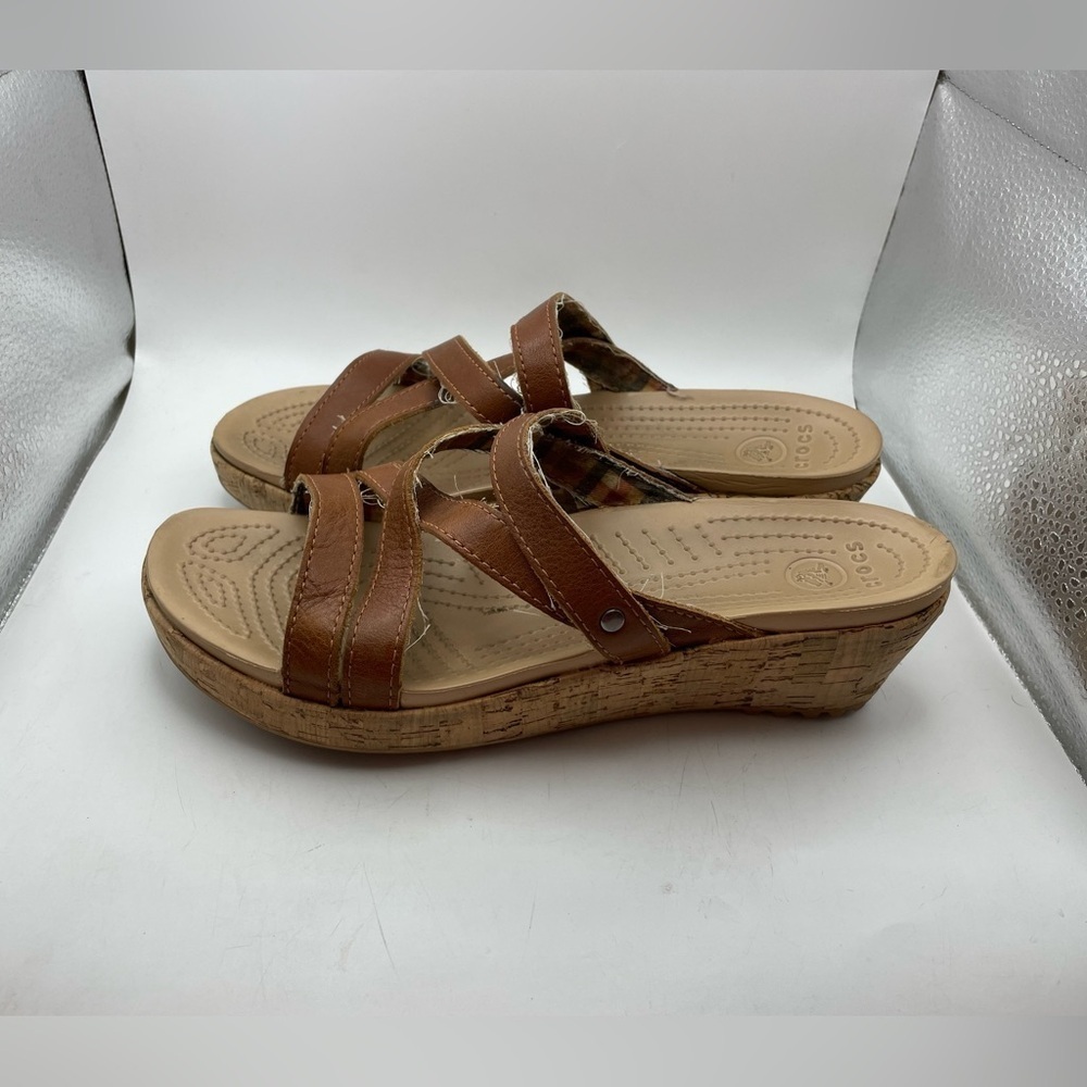 Crocs A Leigh brown leather cork wedge sandals size 8